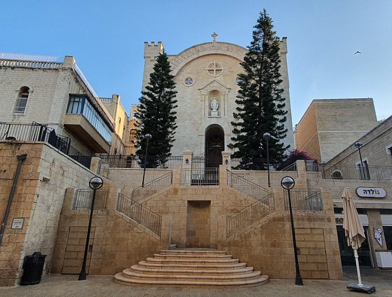 סיור בעקבות הסודות של קניון ממילא - יד יצחק בן־צבי