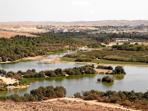 אגם ירוחם. צילום: Mboesch, ויקיפדיה