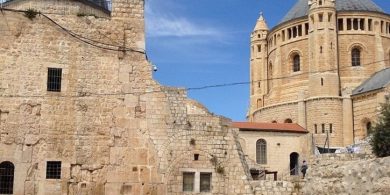 מנזר הדורמיציון, קבר דוד המלך וקברי הדג'אנים.