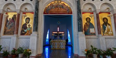 צלבים לרגלי הכרמל 28.11 הכנסייה היוונית אורתודוכסית בחיפה צילום רון פלד