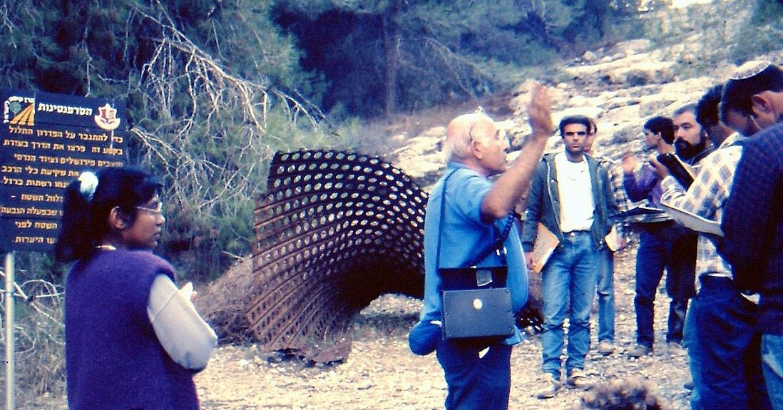 אורי דביר מדריך בשער הגיא