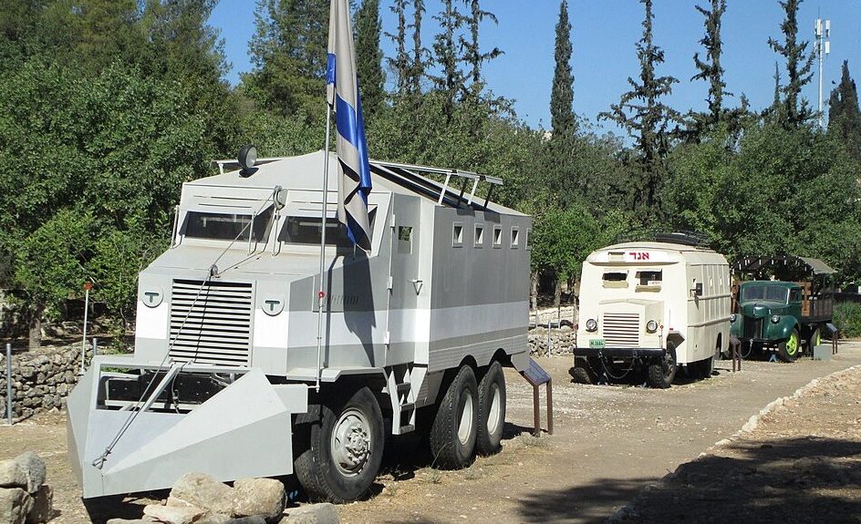 משורינים בחאן שער הגיא.