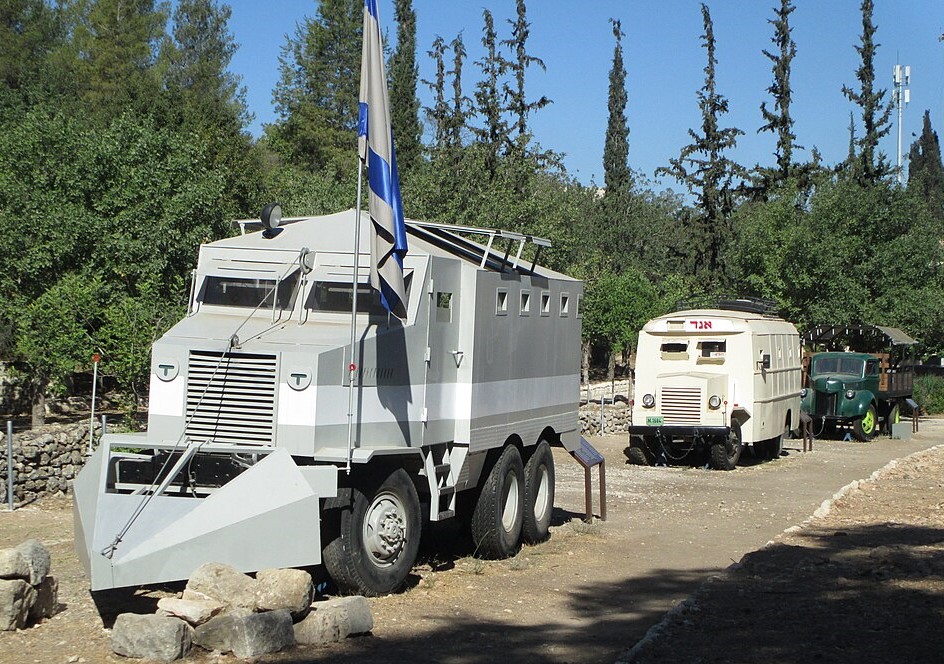 משורינים בחאן שער הגיא.