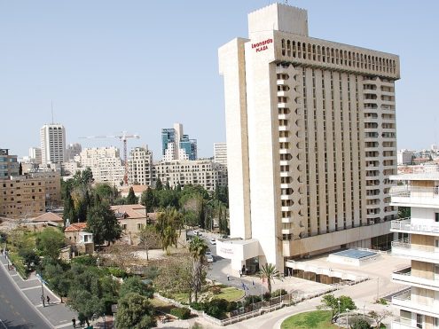 בנין אמיר ומלון פלאזה