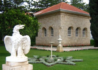 קבר בהא אללה, עכו.