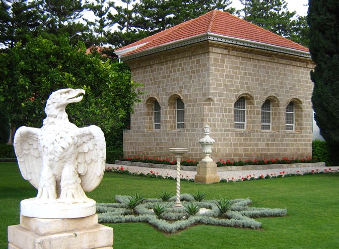 קבר בהא אללה, עכו.