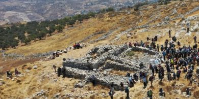 'מזבח יהושע' בהר עיבל.
