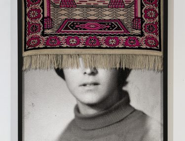 מתי אלמליח, אמא #2, תצלום ושטיח 2019