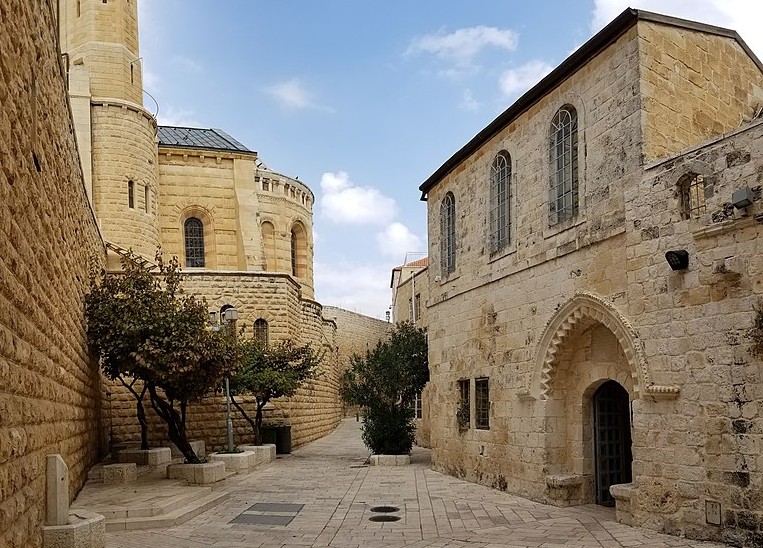 אושרה דיין, פיקיויקי