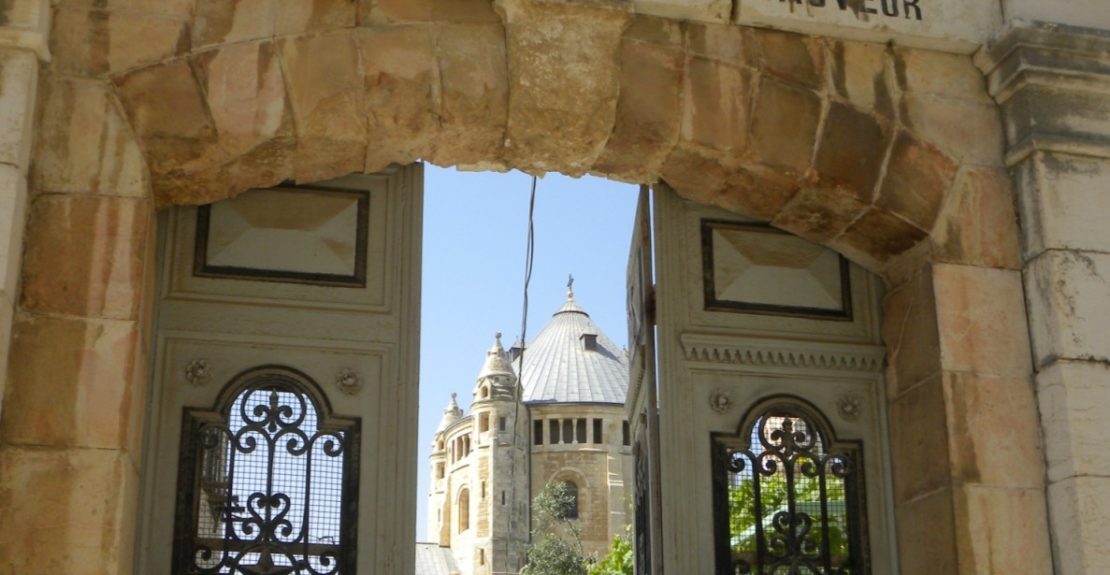 מנזר המושיע ומבט לדורמיציון, צילום - Ian Scott, ויקיפדיה