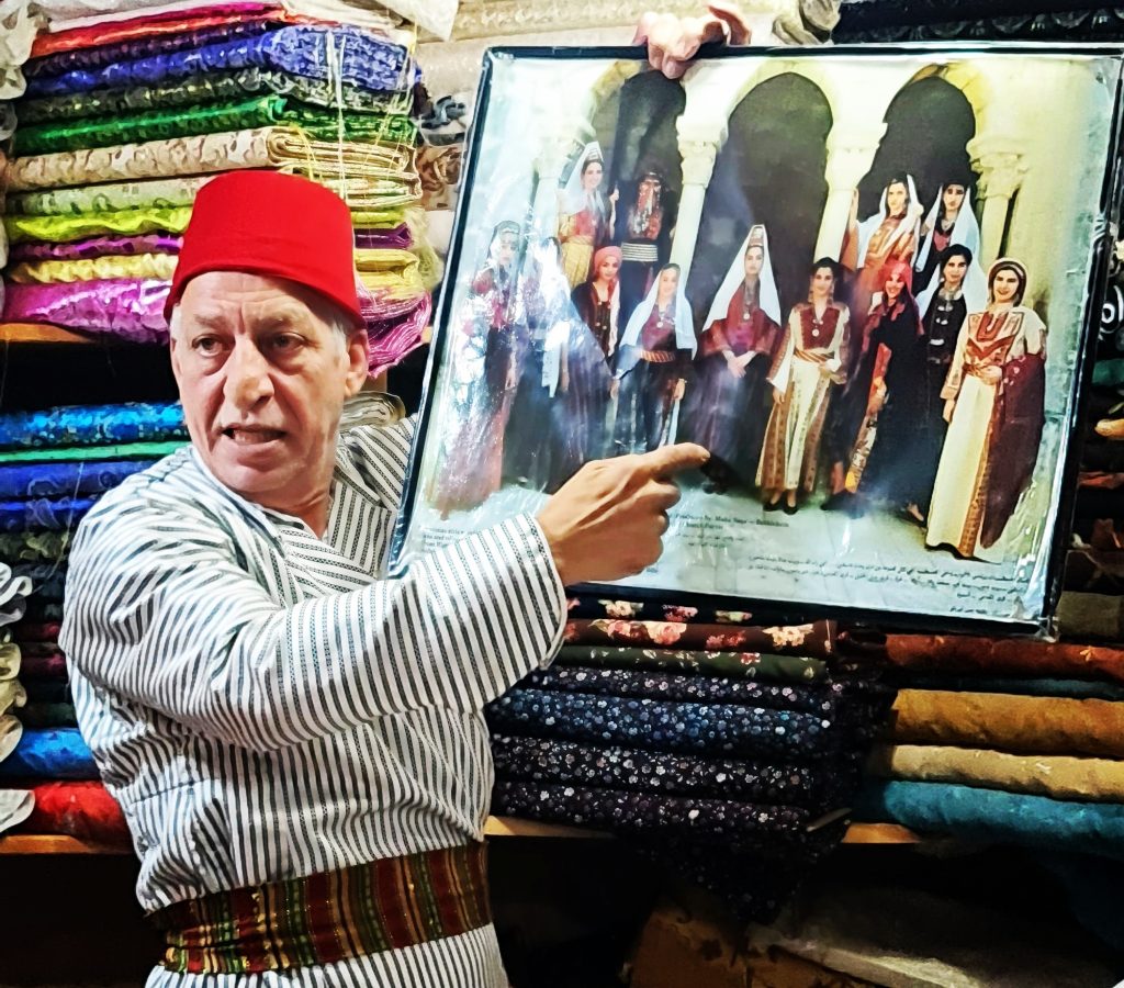 סוחר הבדים בילאל, צילום - נטע אביטל